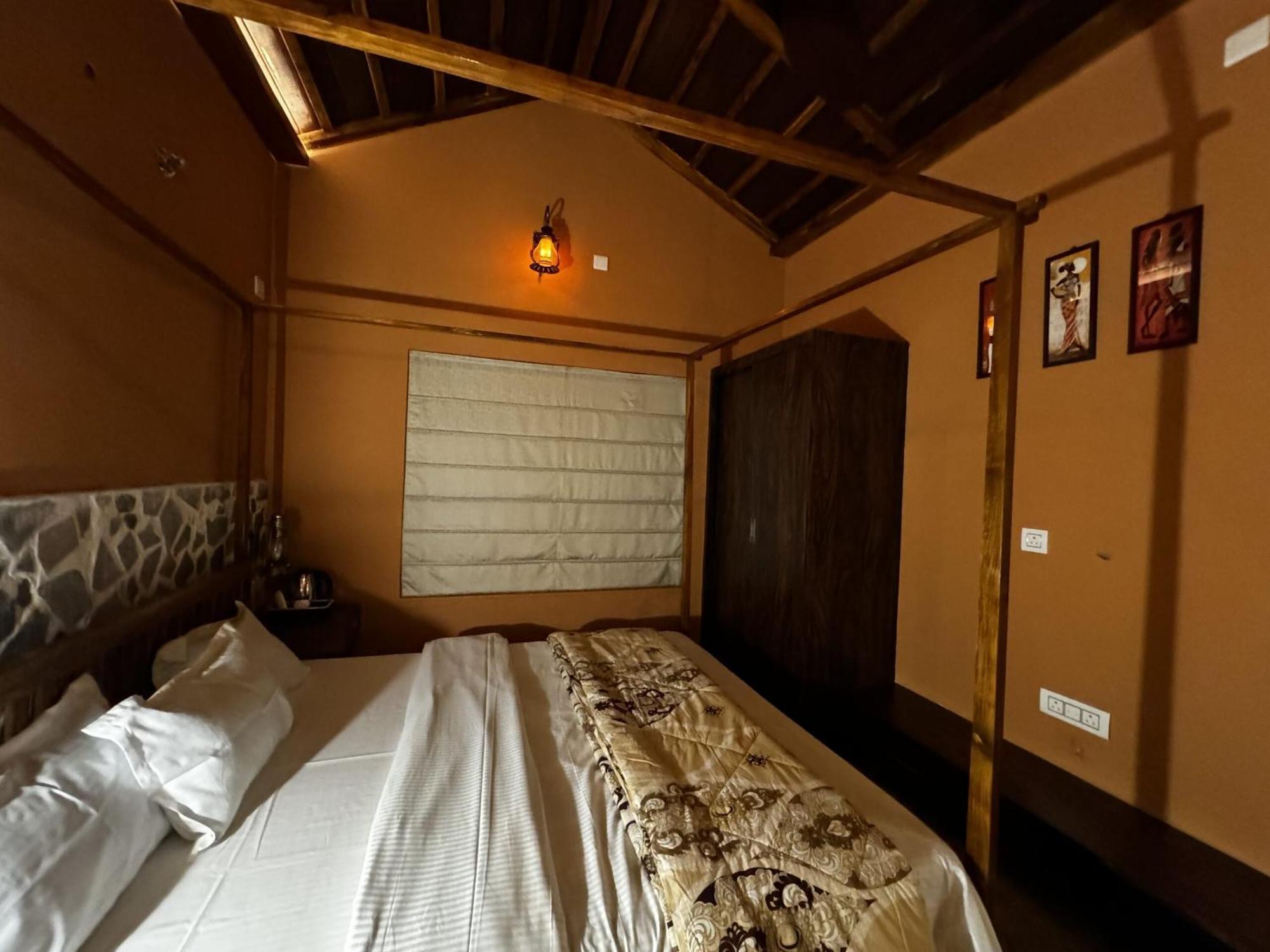 Chaitali The Villa Shānti Niketan Dış mekan fotoğraf